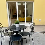 Urban Loft & Courtyard